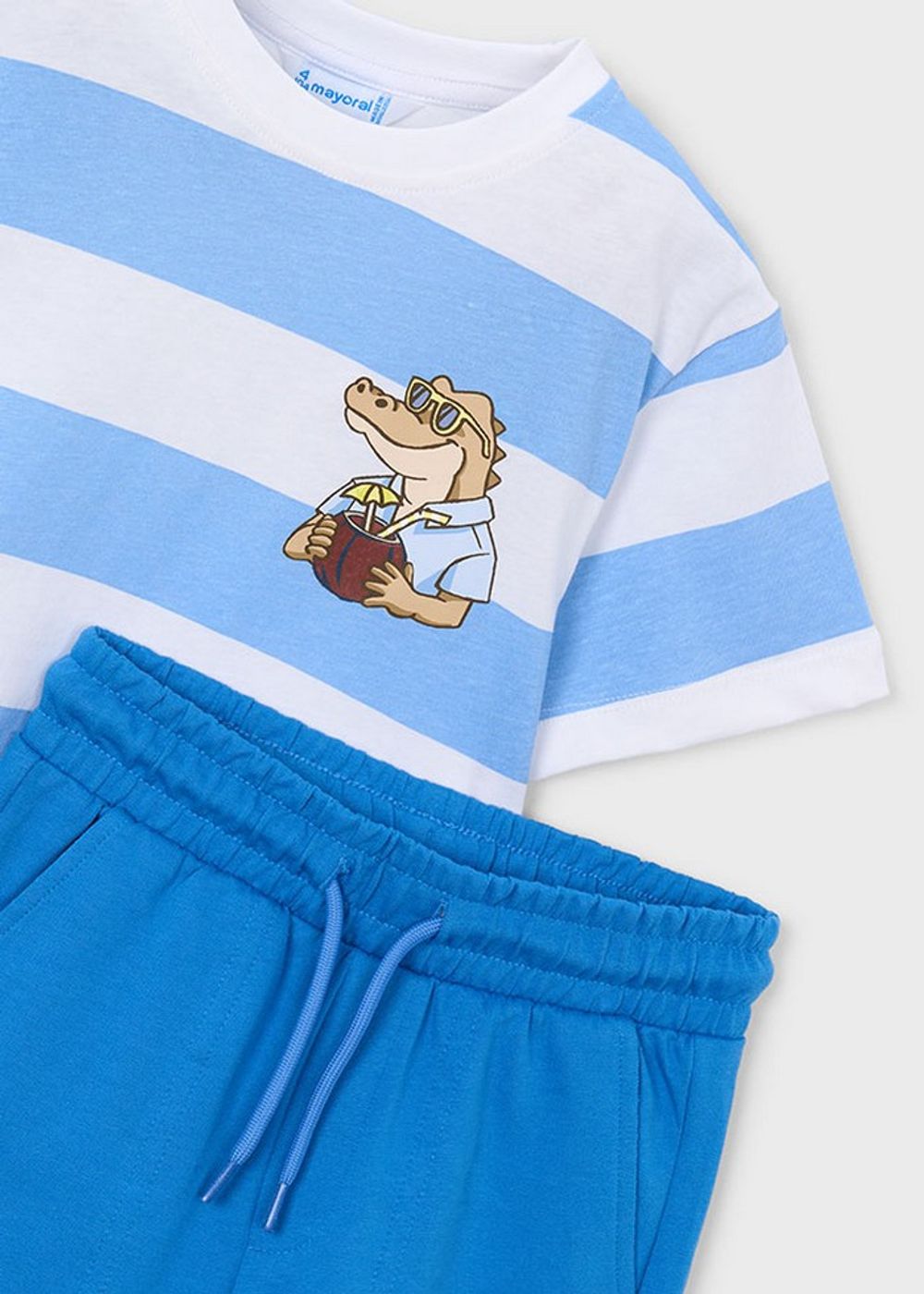 футболка с шортами