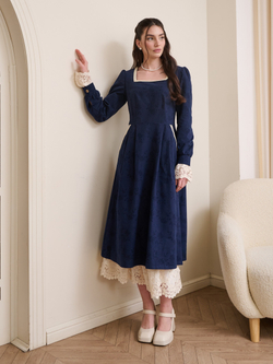 Платье с квадратным вырезом