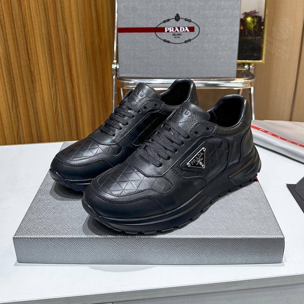 Кроссовки Prada