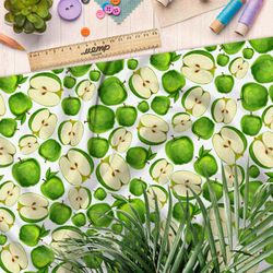 Ткань шифон сочные зелёные яблоки на белом фоне