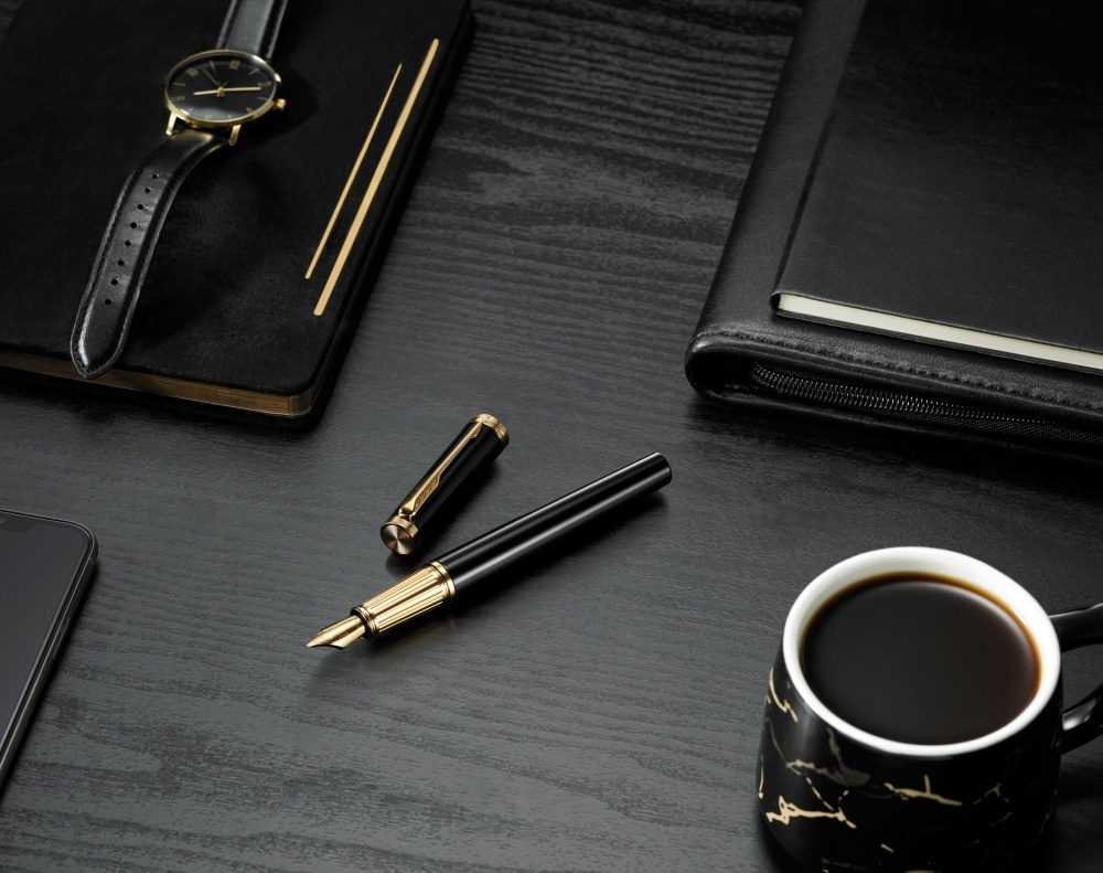 Перьевая ручка Parker "Ingenuity Black GT" перо: F, цвет чернил: blue/black, в подарочной упаковке.