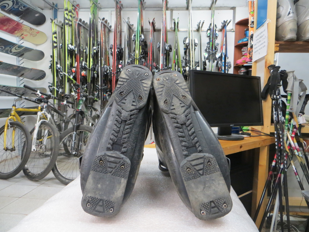 Горнолыжные ботинки Head Edge St р42 (280см)