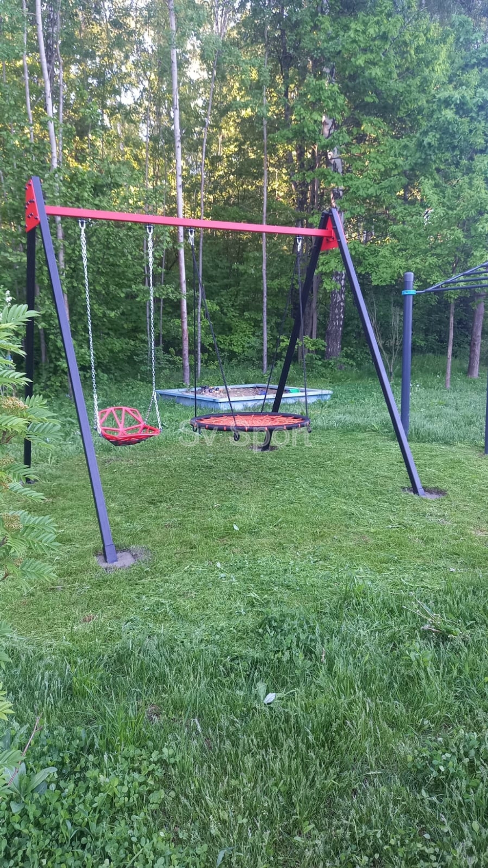 Монтаж уличных качелей Sv Sport