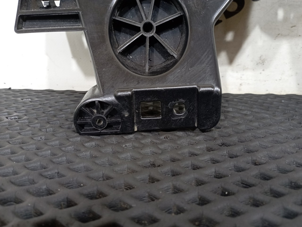 Кронштейн панели приборов 2020г.