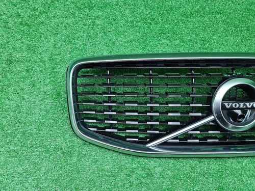 Решетка радиатора Volvo XC60 2 (17-21) R-Design
