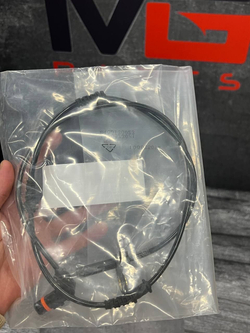 Датчик abs передний Mercedes-Benz W221 A2215400317