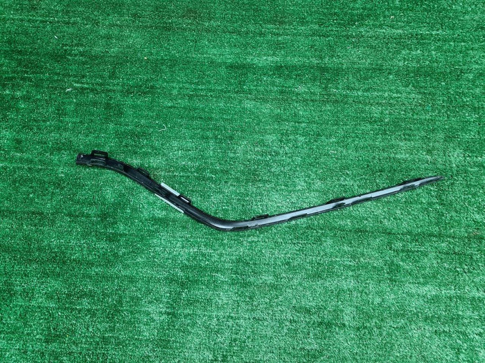 Молдинг перед. бампера Mercedes GLS X167 19-24 AMG