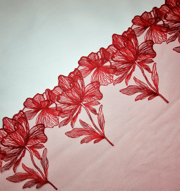 Вышивка на сетке темно красная К133 правая