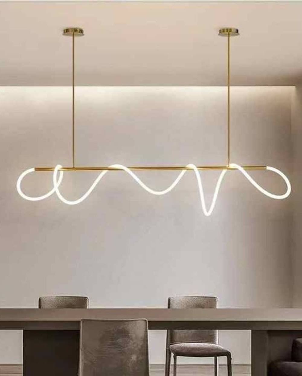 Современные люстры с динамичными LED-линиями.