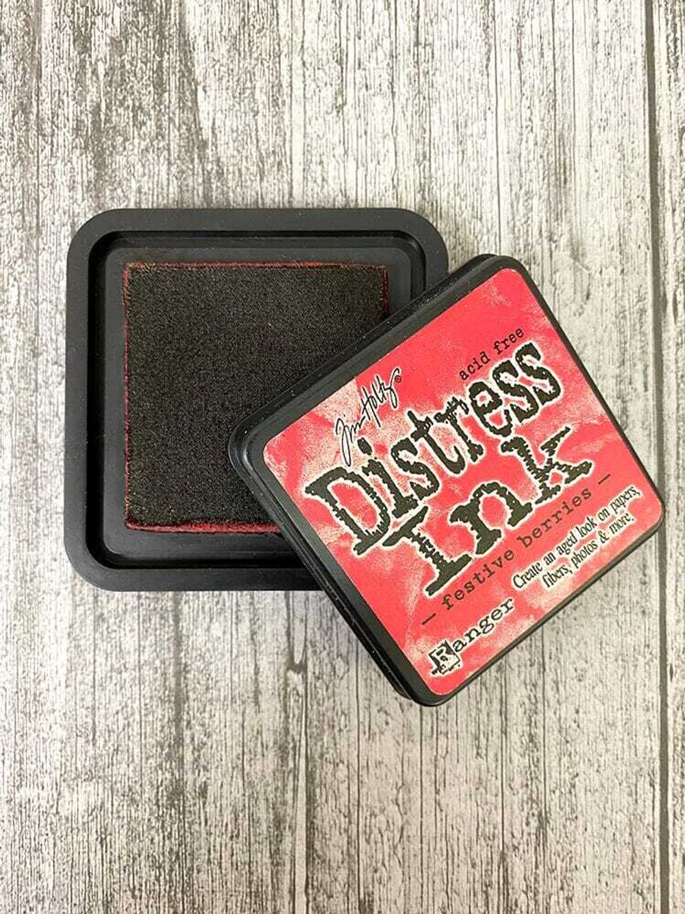 Distress Ink Pad. Festive Berries