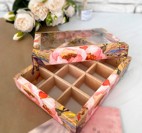 Коробка для 12 конфет с окном  ЦВЕТЫ КРАФТ 19х15х36 см