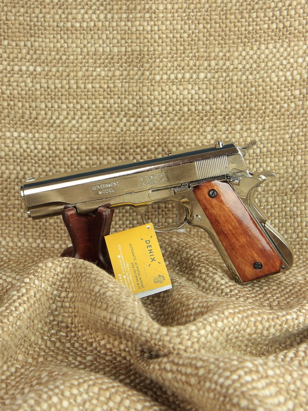 Denix Пистолет авт. "Кольт-45" хромированный, в подарочном футляре