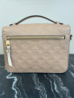 Сумка Louis Vuitton Pochette metis