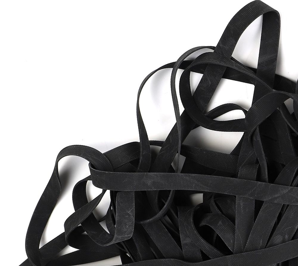 Резинка латексная рифленая без талька, ш. 7 мм, чёрный