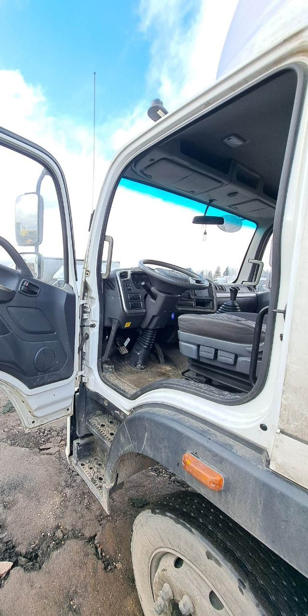 Foton AUMAN 4x2 Бортовой (Евроборт) 1794M2 (Евроборт, дизельный, 4.5 л, 209 л.с. МТ)