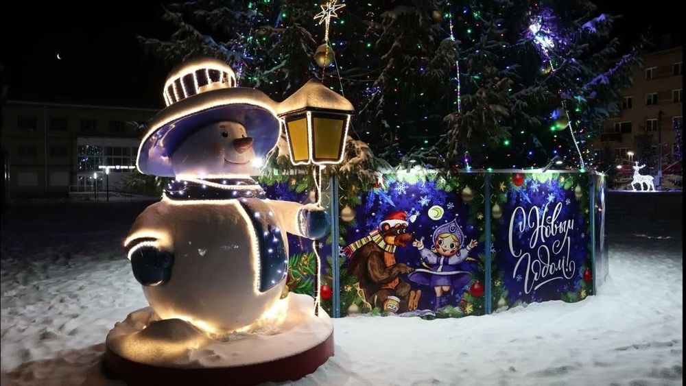 Уличная фигура "Снеговик с фонарем"