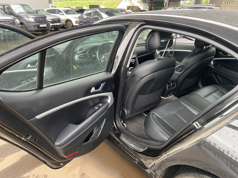 Genesis G70 Base 2.2 e-VGT AT 4WD