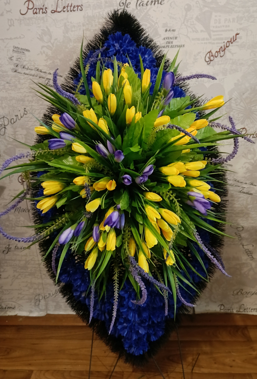 Венок 100 см мелкие крокусы и василёк