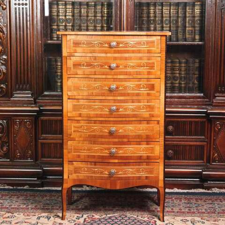 Комод с инкрустацией