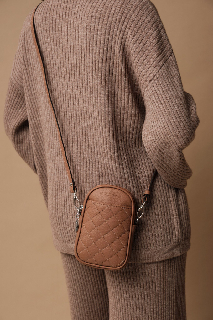 Сумка кожаная на плечо кросс-боди светло-коричневая