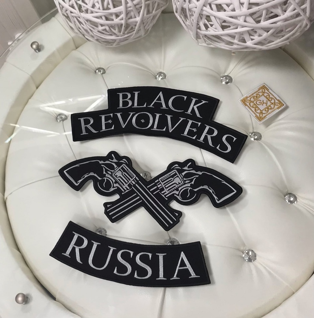 Вышивка шевронов, логотипов.