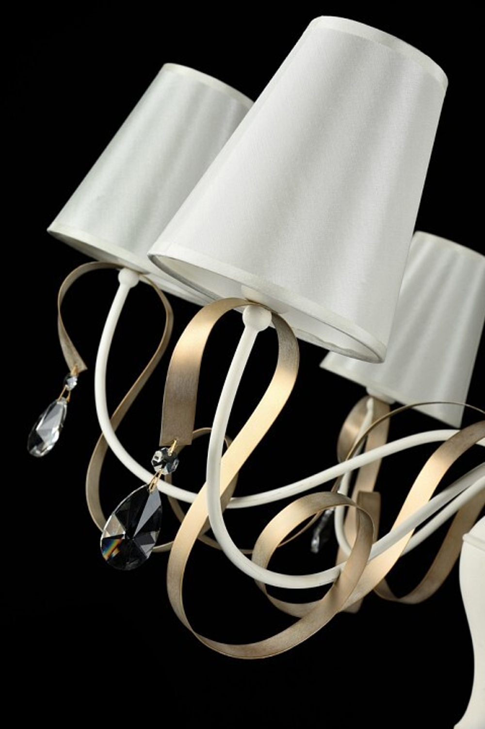 Подвесная люстра Maytoni ARM010-06-W