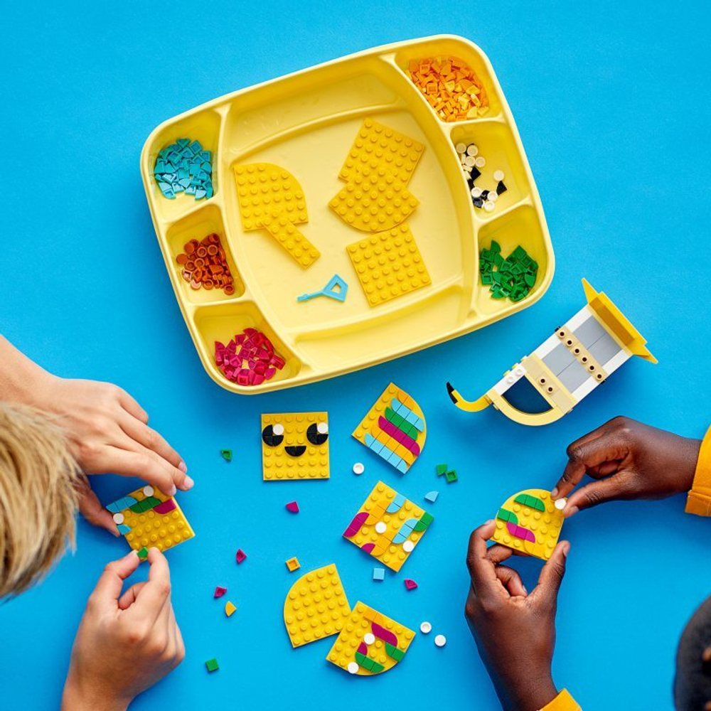 Подставка для ручек LEGO DOTS - Милый банан 41948