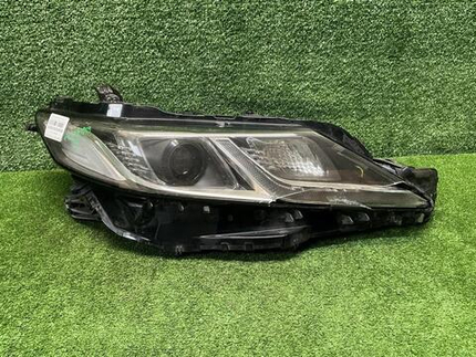 Битая Фара правая Toyota Camry xv70 (17-нв) LED
