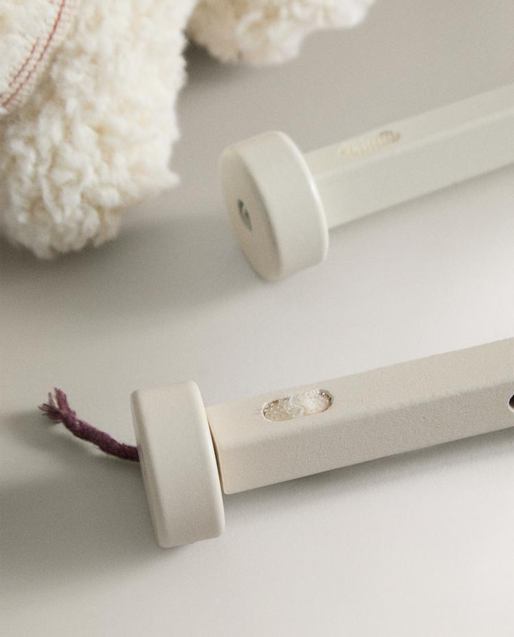 ZARA HOME МЯГКАЯ ИГРУШКА КРОЛИК НА КОЛЁСИКАХ, КРЕМОВЫЙ