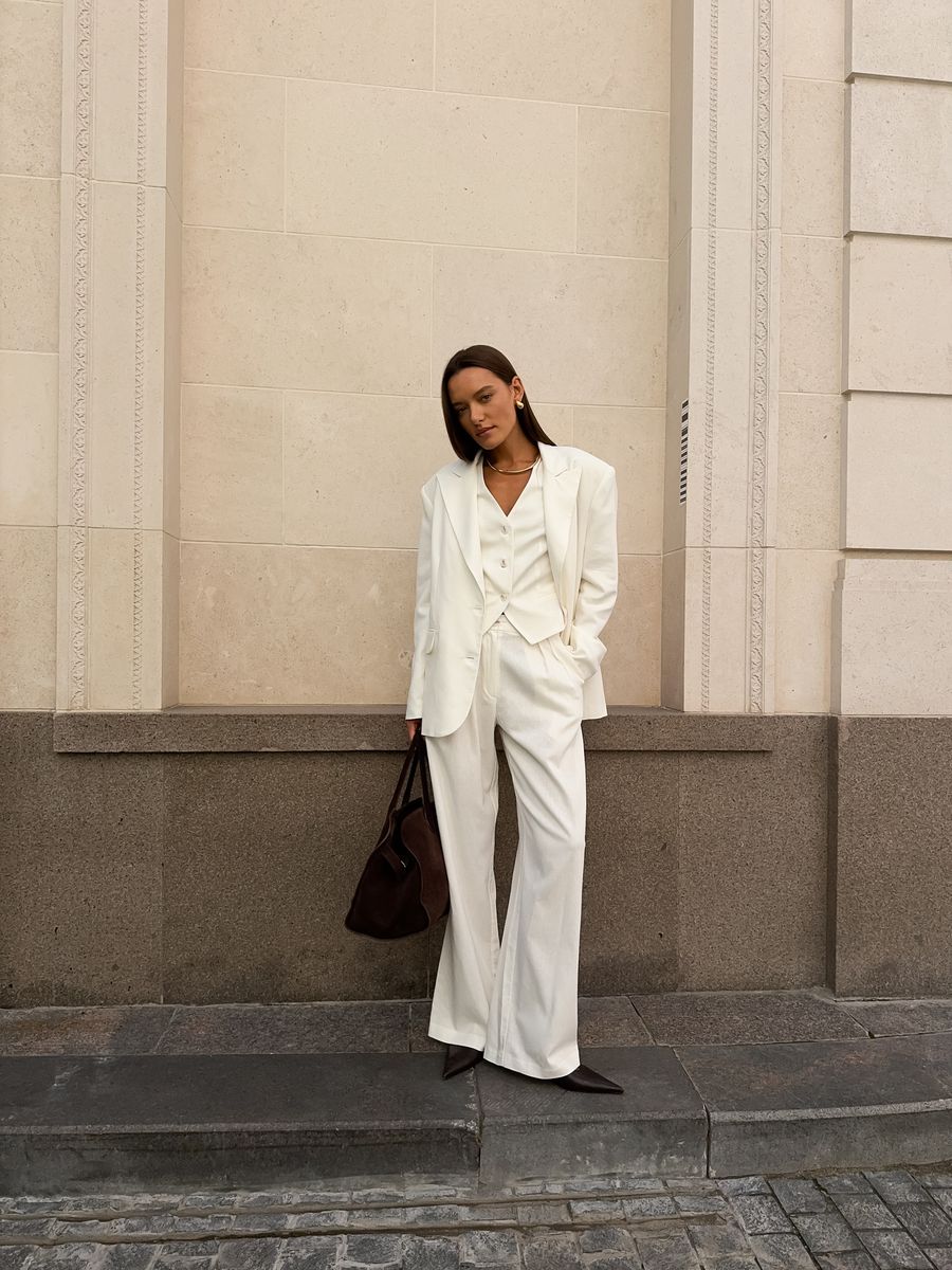 Брюки изо льна на заниженной талии молочные