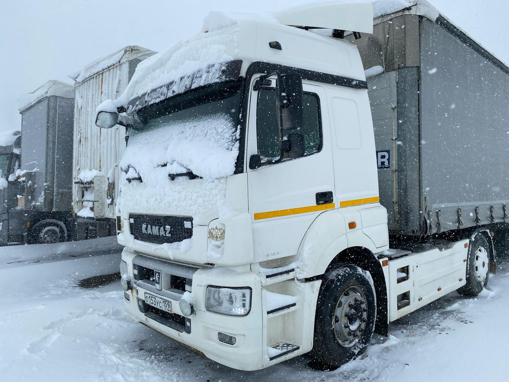 КамАЗ 5490 4x2 Седельный тягач 5490-T5 (Дизельный, 12,0 л, 428 л.с., МТ)