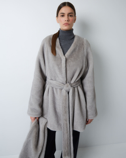 Шуба из искусственного меха норки серый