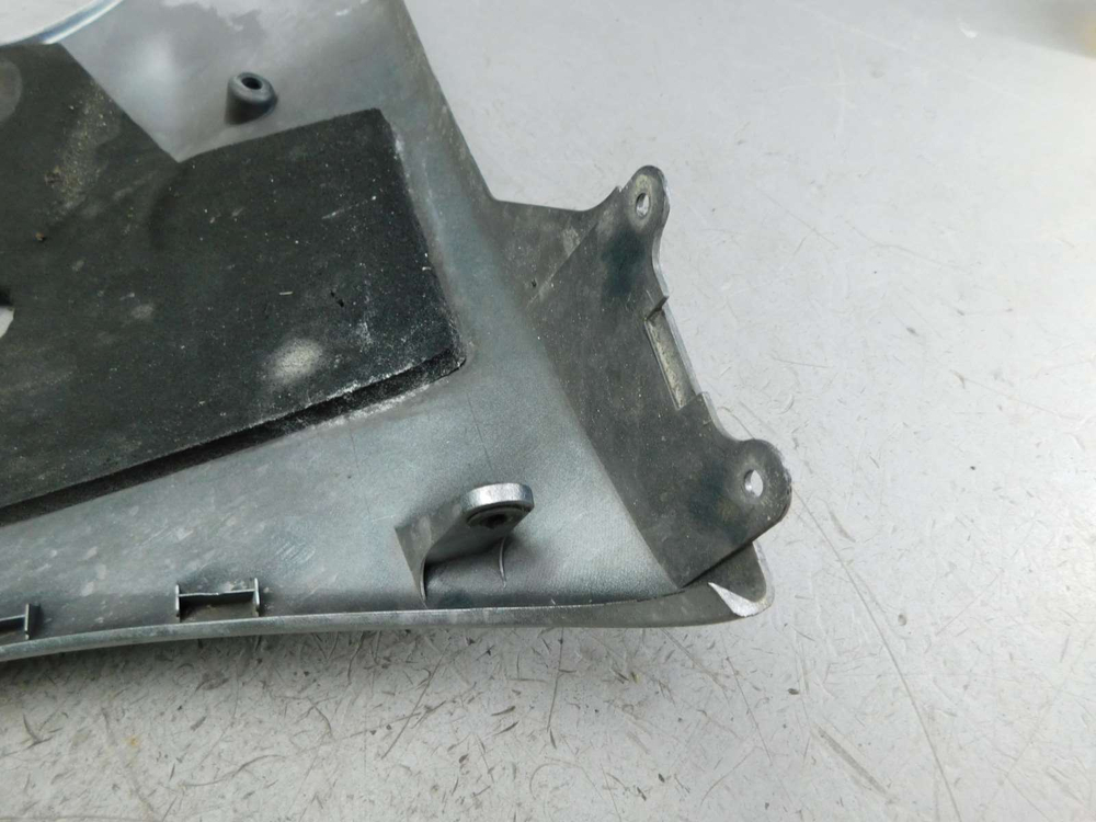 Пластик боковой правый Honda VFR800 2002-2013 64311-MCWA-D0000 031749