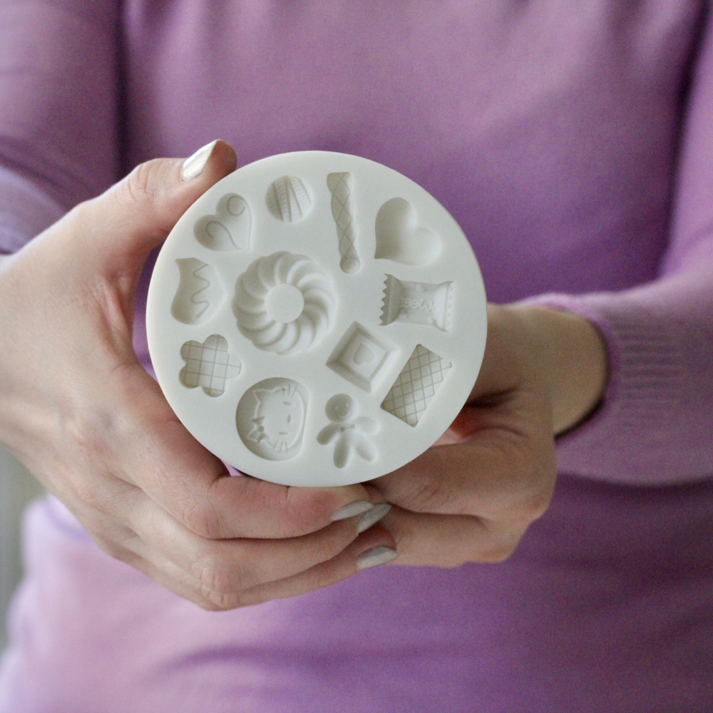 Молд силиконовый для лепки сладостей для ватной игрушки и кукол "Hello Kitty" диаметр 9 см/ Форма для полимерной глины "сладости, печенье, китти, имбирный человечек"