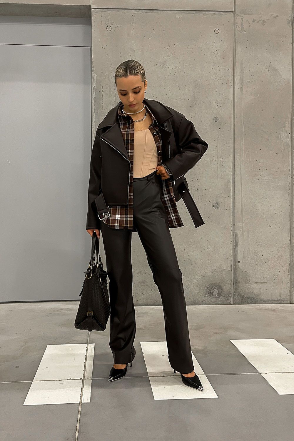 Косуха из экокожи шоколадного цвета