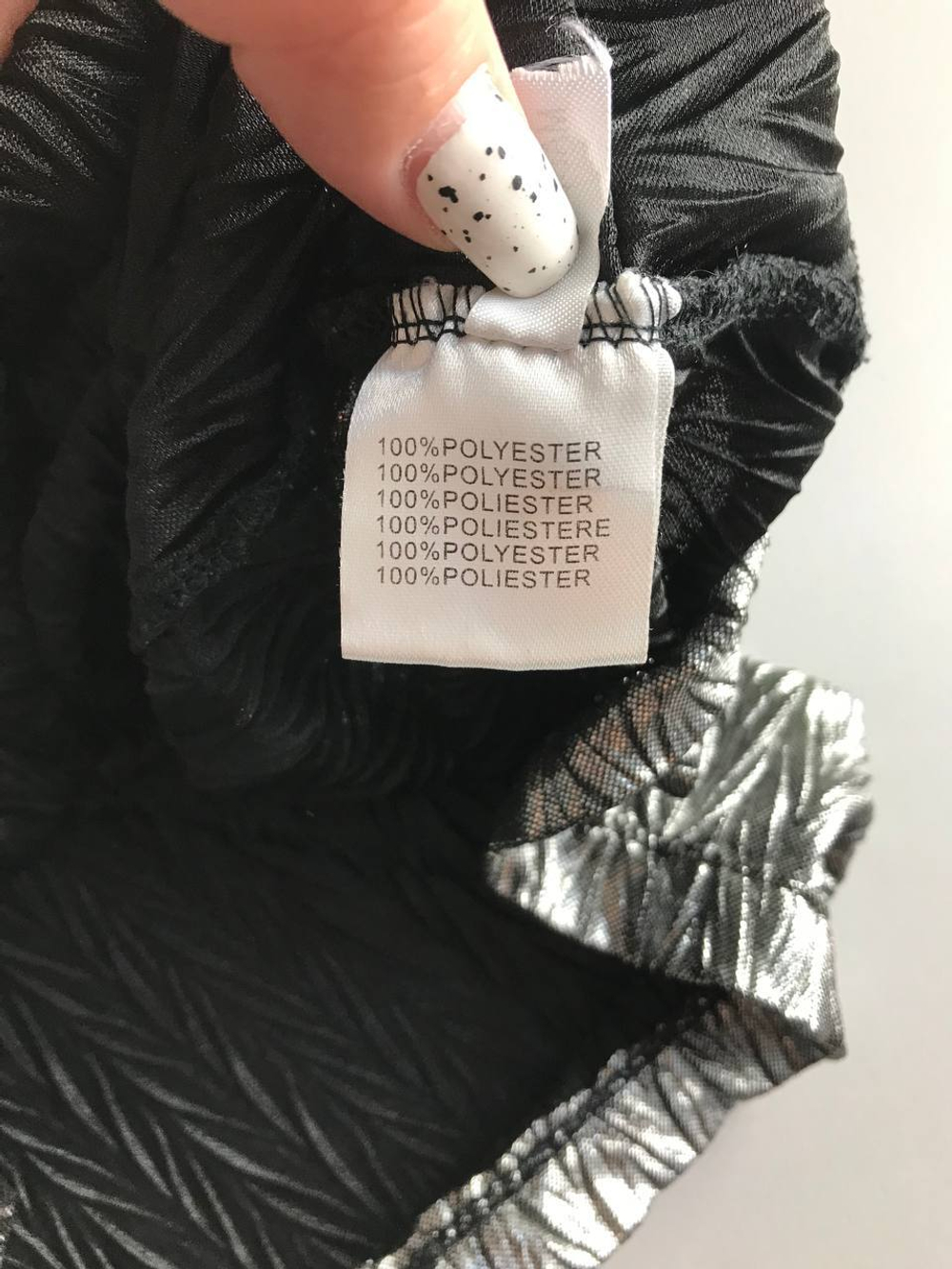 Топ блестящий, маркировка М, визуально на 46 размер