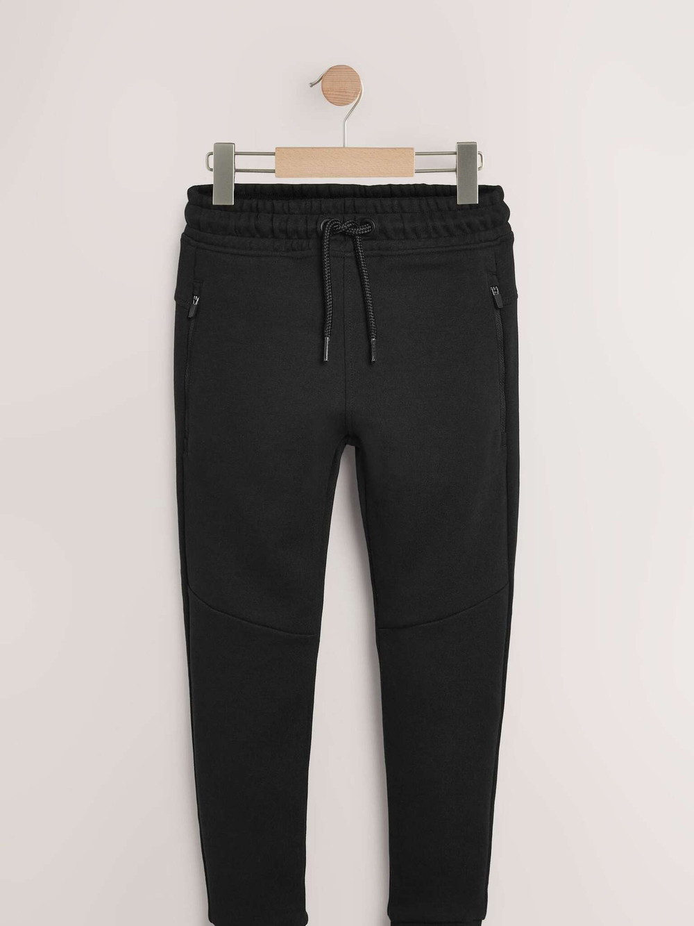 Толстовка на молнии с капюшоном и джоггеры в комплекте для мальчика Next 296-799, Черный