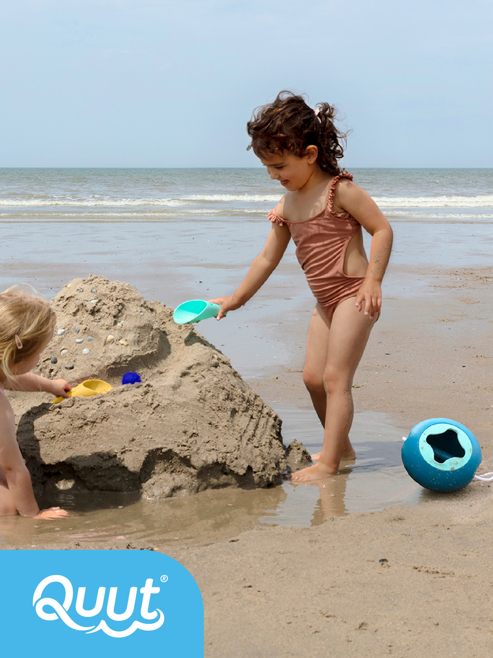 Пляжный набор Quut (Mini Ballo + Cuppi + сердечко SunnyLove) в пляжном мешке