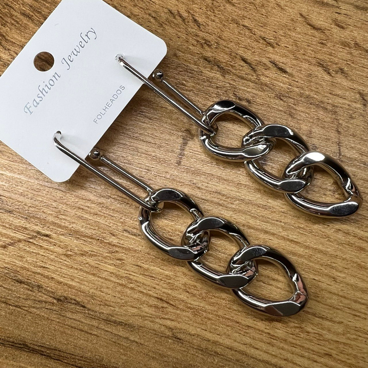 Серьги "Цепи" застежка узелок 3 звена плетение панцирное металл серебристый 7,5 см