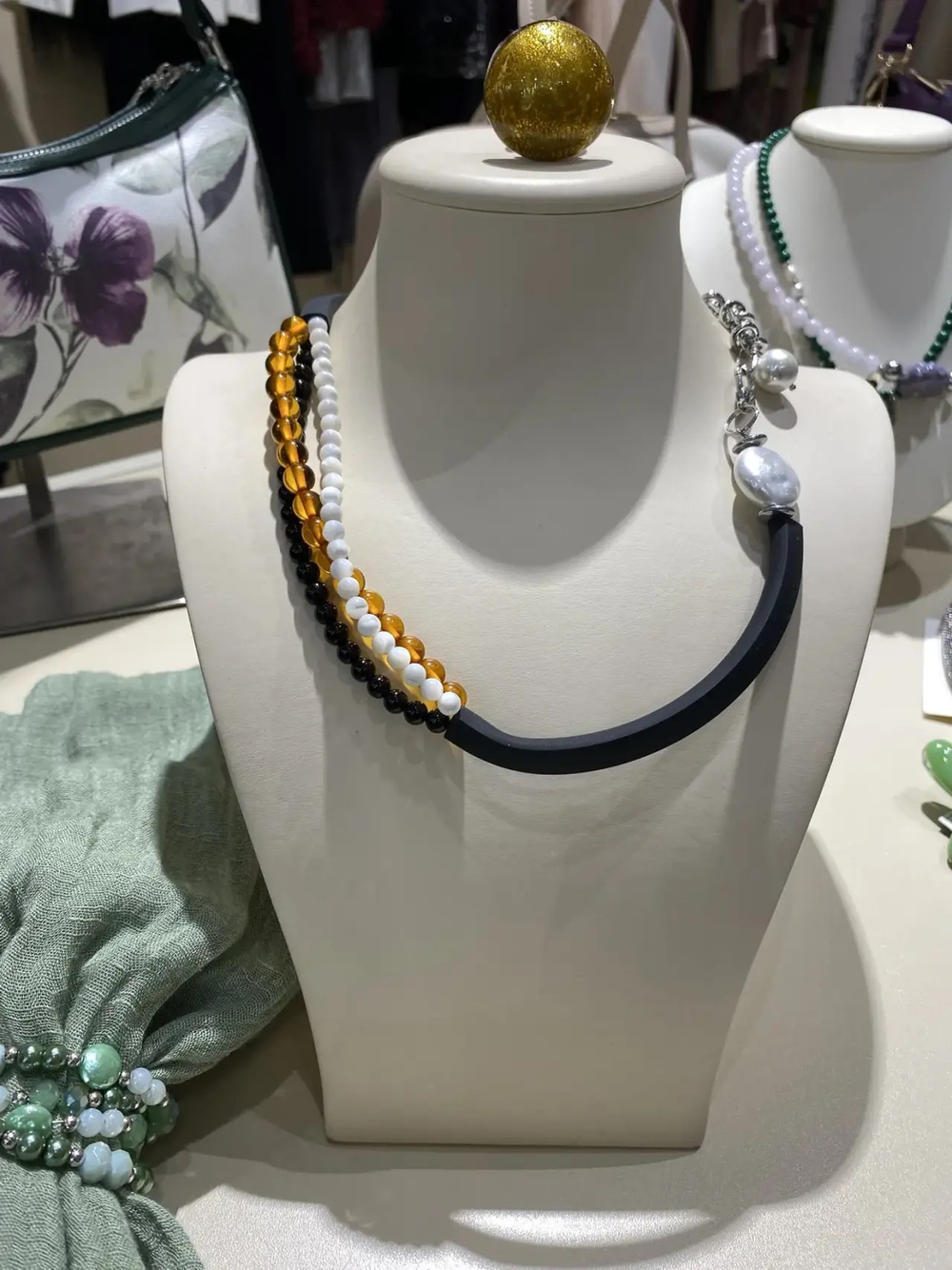 Колье М-26 витое янтарь P.J. MURANO