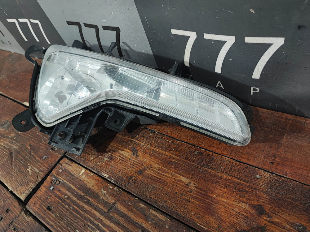 ПТФ передняя правая Kia Sportage 3 (SL) 10-16 Б/У Оригинал 922023W000