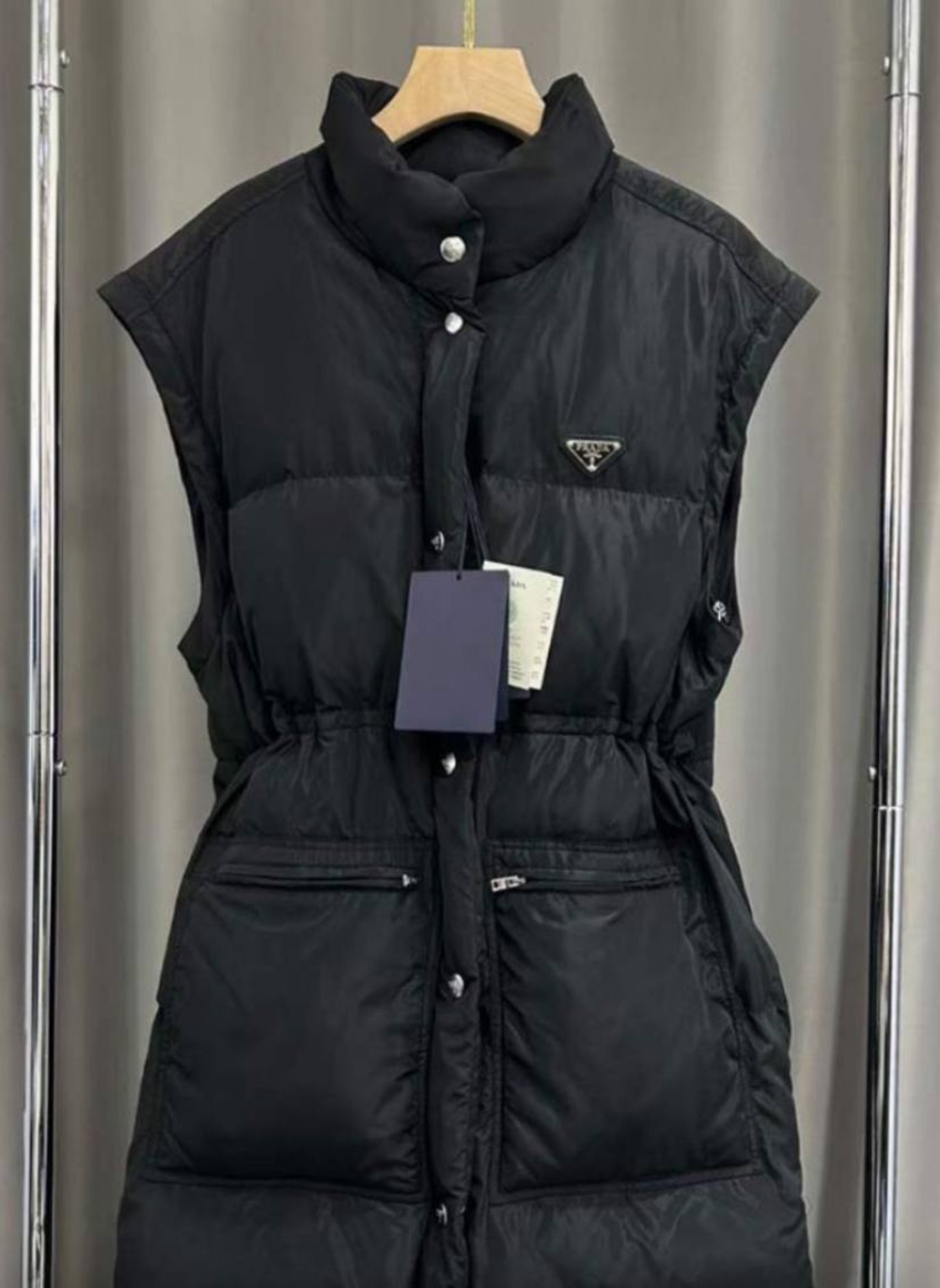 Пуховик Prada
