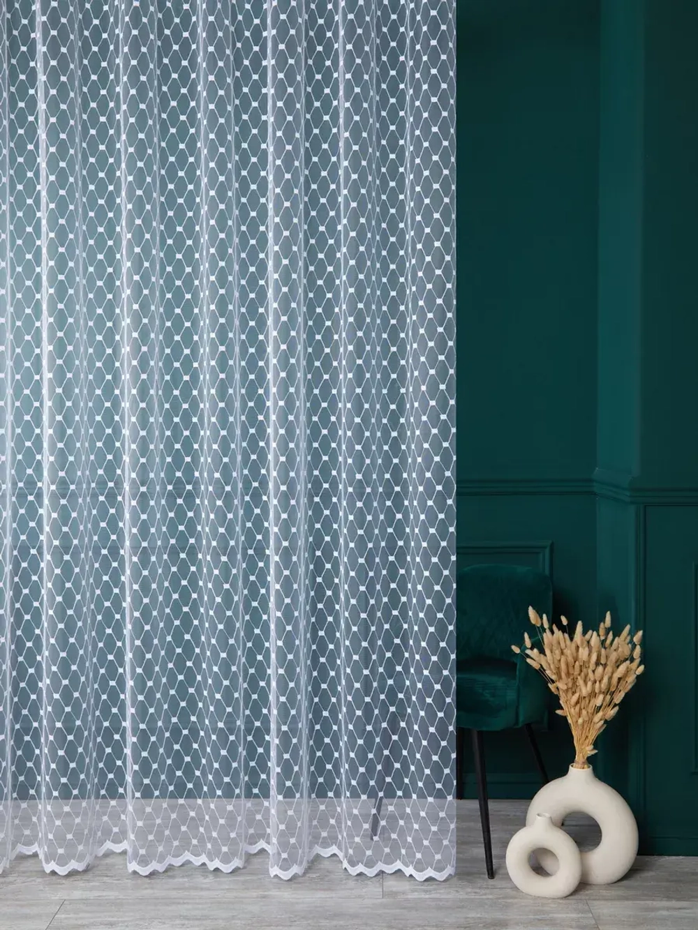 Тюль сетка белая с вышитым рисунком 300x250