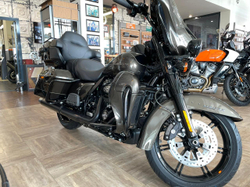 Ultra Limited, Harley-Davidson (FLHTK), 2020 "River Rock Gray / Vivid Black, Black Finish"