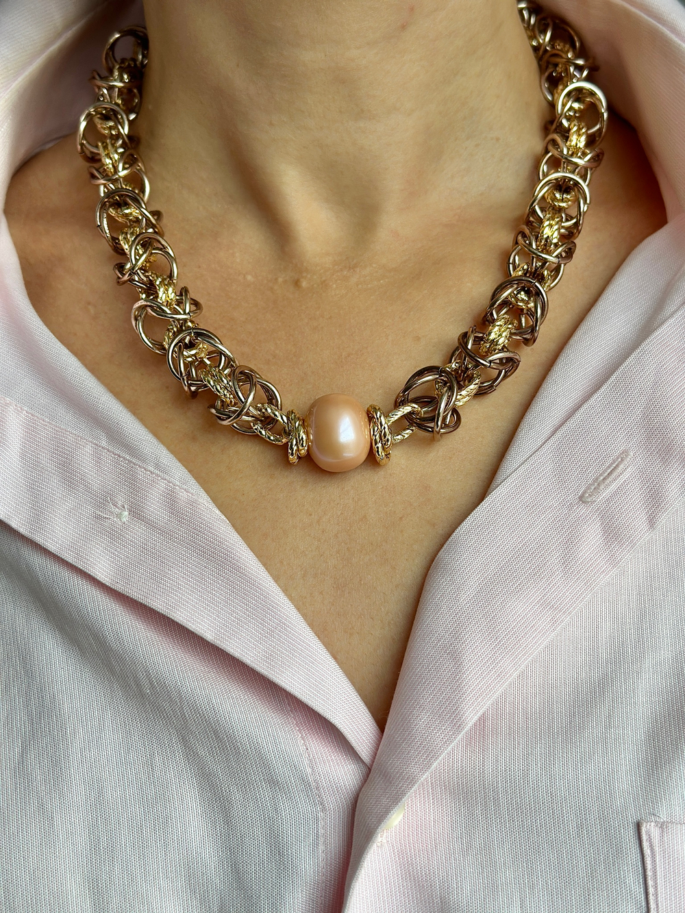 HMG 1131 peach Колье Византия с жемчужиной 1,9 см арт.2100