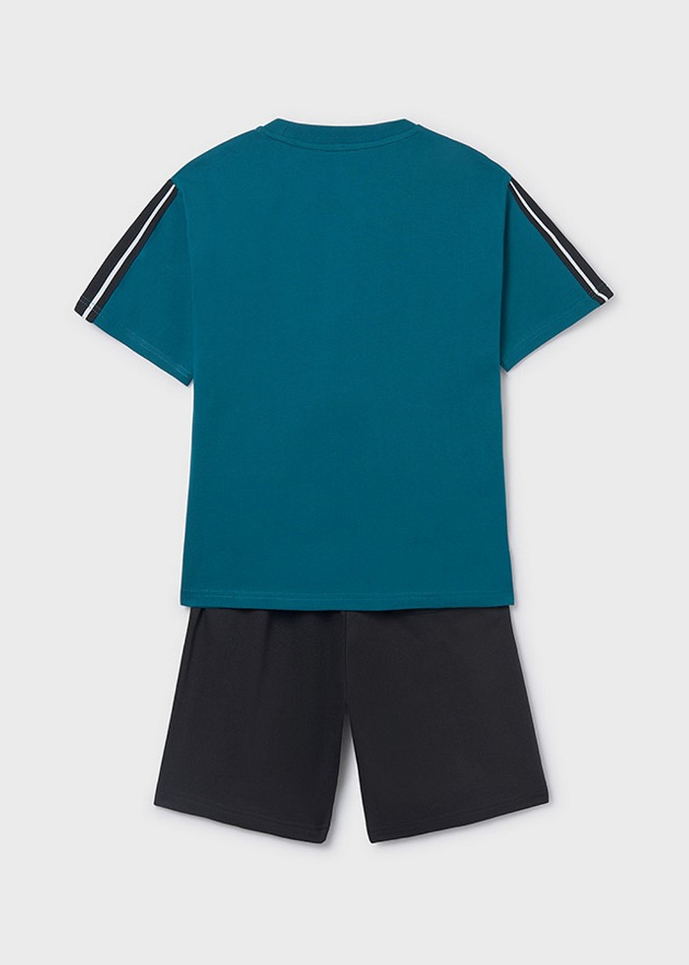 футболка с шортами