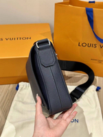 Сумка через плечо/мессенджер Louis Vuitton District PM