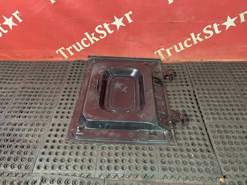 Крышка инструментального ящика левого 2024г