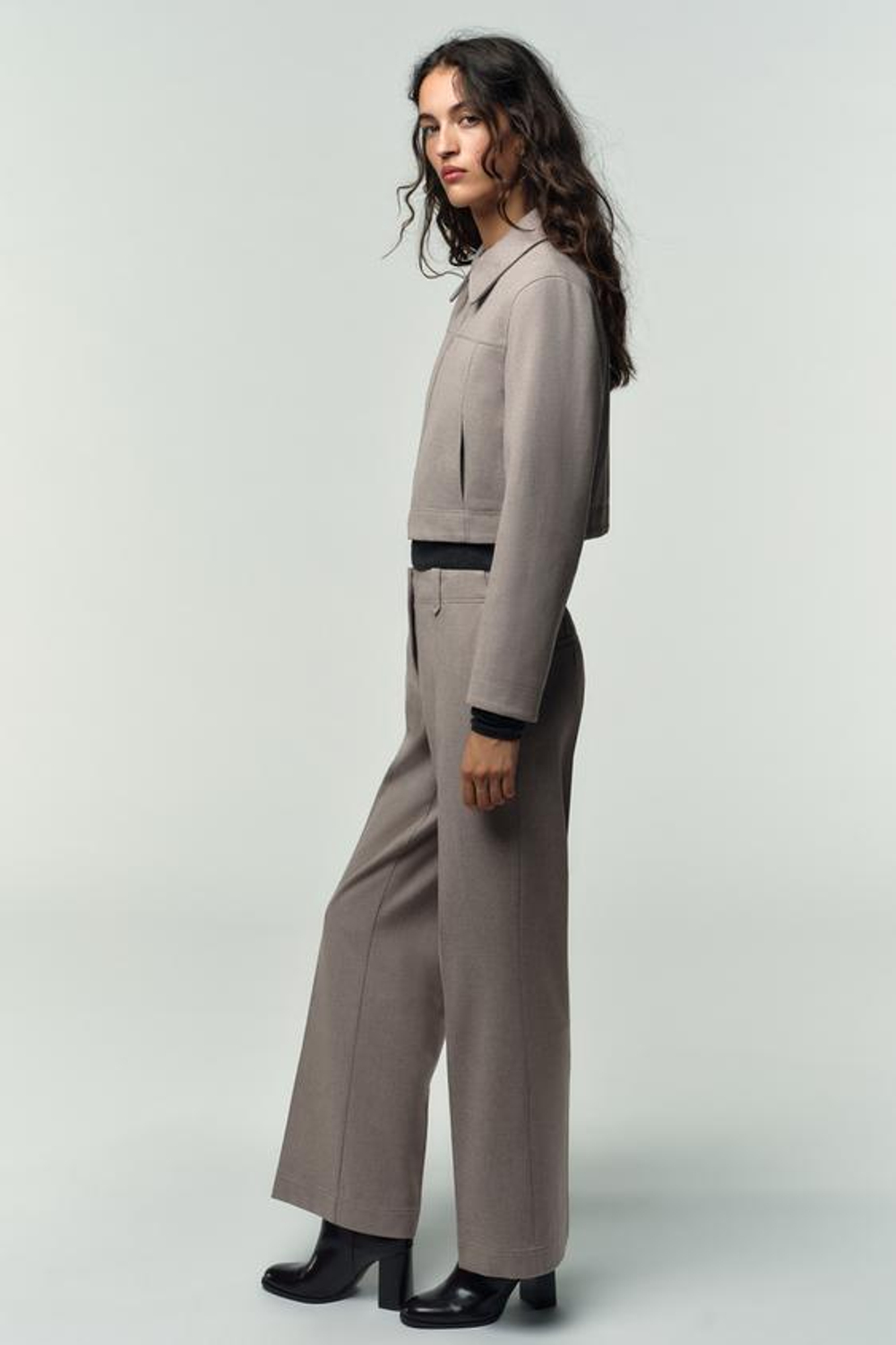 ZARA БРЮКИ ПРЯМОГО КРОЯ СО СРЕДНЕЙ ПОСАДКОЙ, ПЕСОЧНЫЙ МЕЛАНЖ