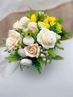 Букет «Розы и лимоны, сумочка»